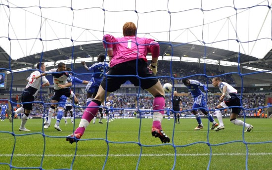 图文英超博尔顿15切尔西斯图里奇头球破门