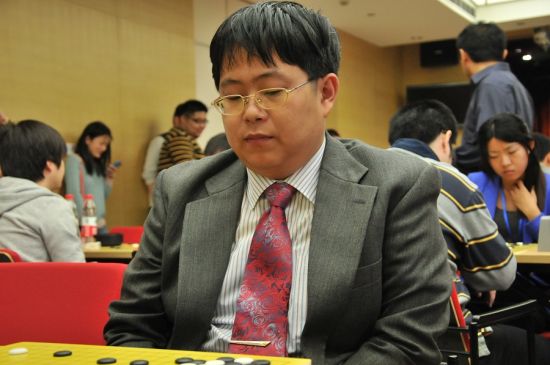 吴振宇:上海围棋联赛2升2降1"点球" 避强手扎堆