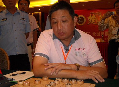 图文09年象甲联赛第11轮现场柳大华目不转睛