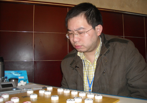 图文象棋个人赛第7轮现场黄海林眉头紧锁