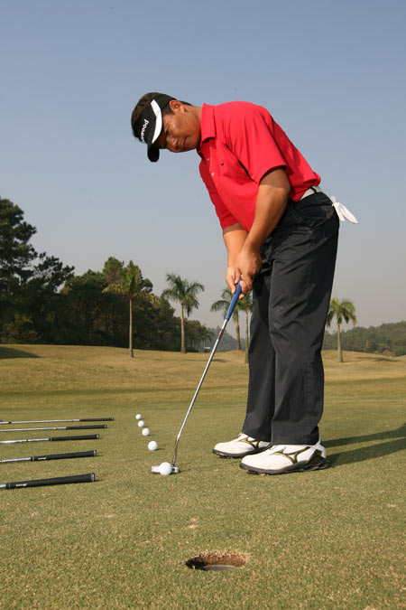 中国十佳教练绝技 唐锦昌:楼梯推杆练习距离感