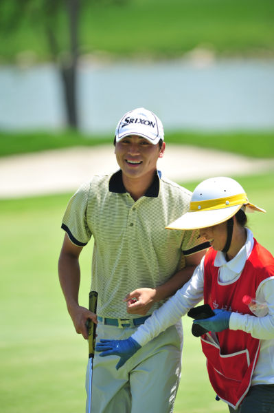 业巡秦皇岛站韩松林65杆会馆领先追平单轮最低纪录