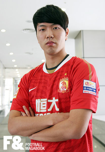 金英权让不友好的恒大队友没话说踢球别掉钱眼里