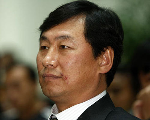 图文新浪赞助中超联赛发布会南勇端坐席间