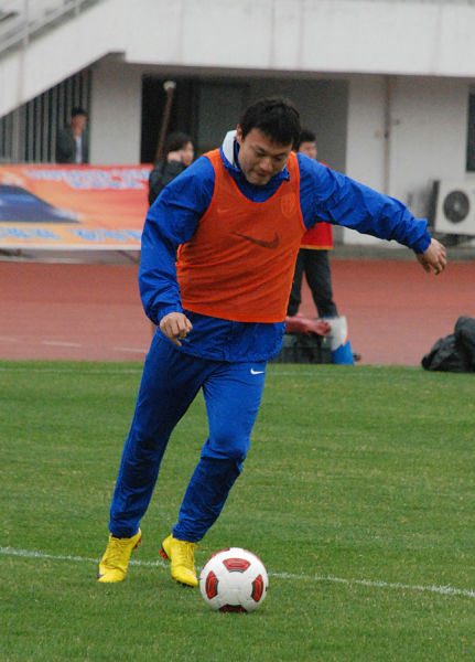 图文-申花客战亚泰赛前训练 姜坤积极备战