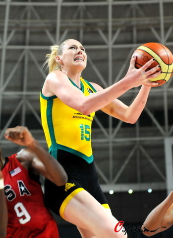 图文-[钻石杯]澳大利亚vs美国 劳伦艰难上篮_篮球-女篮_nike新浪竞技