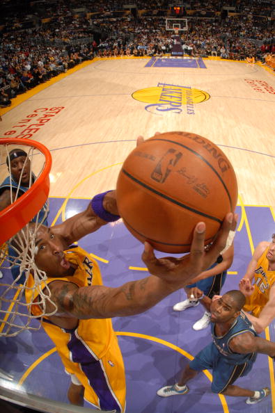 图文常规赛奇才97117湖人科比反手潇洒入樽