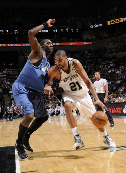 图文-[常规赛]奇才vs马刺 石佛强打对手不含糊_篮球-nba_nike新浪竞技