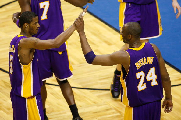 图文湖人勇夺0809赛季总冠军科比和阿里扎庆祝