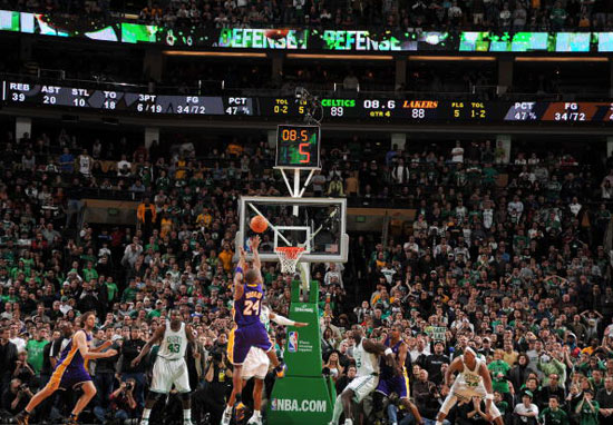 图文-[常规赛]湖人90-89凯尔特人 科比绝杀瞬间_篮球-nba_nike新浪