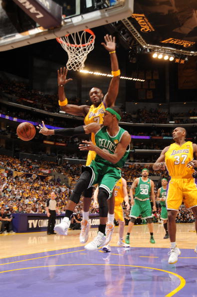 图文季后赛凯尔特人89102湖人隆多妙传