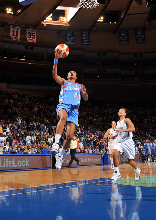 图文-wnba精彩季后赛巾帼不让须眉 轻松上篮_篮球-nba_新浪竞技风暴