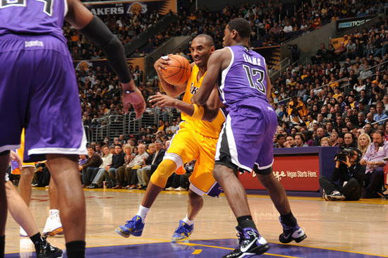 图文-[常规赛]国王vs湖人 科比单挑埃文斯_篮球-nba_新浪竞技风暴