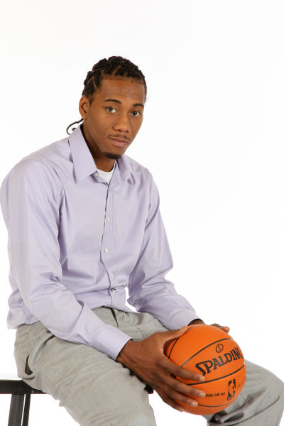 图文2011预测乐透秀一览莱昂纳德正在拍宣传照