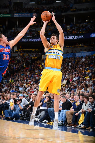 图文常规赛活塞97109掘金加里纳利撤步跳投