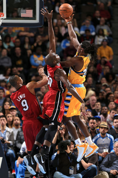 图文-[常规赛]热火98-93掘金 安东尼防守法里德_篮球-nba_新浪竞技