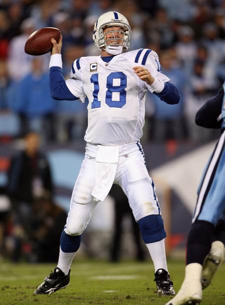 图文nfl小马vs田纳西泰坦大曼宁拼劲尽全力