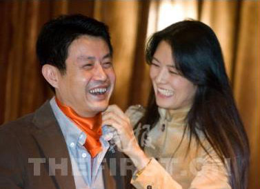 冠军赵蕊蕊,王军霞以及中国女子排球国家队主教练陈忠和将脱下运动服