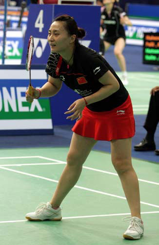 国羽女双终于裙装登场 两组色调为赛场增添亮色(图)