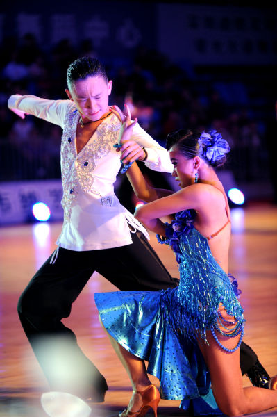 舞林高手再次齐聚鹏城 掀起"深圳湾飓风"(图)