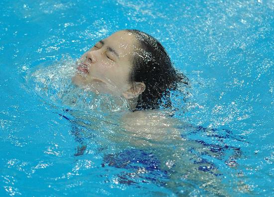 图文跳水世界杯女子3米板预赛吴敏霞准备出水