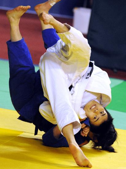 女子57公斤级柔道冠军图片