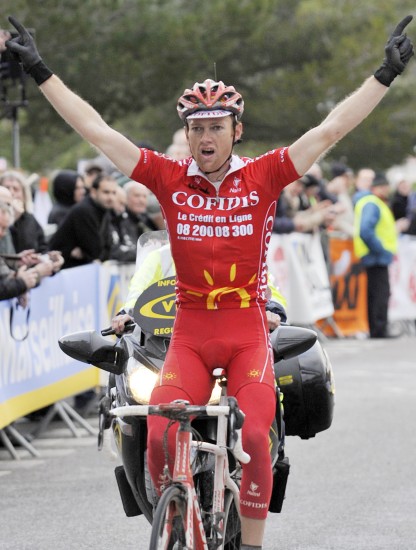 图文巴黎尼斯自行车赛撞车事故波里奥尔锁骨骨折