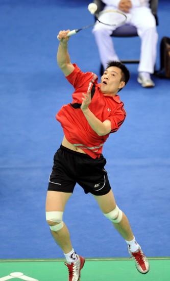 图文-[全运会]羽毛球男团半决赛 福建队选手陈宏