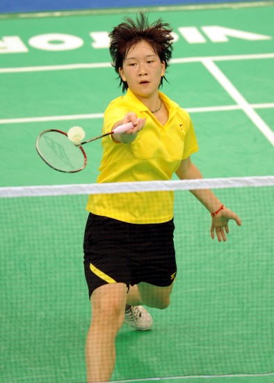 图文-[全运会]湖北获羽球女团季军 陈曦跨步回球