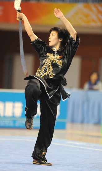 圖文-武術套路女子刀術棍術全能 劉曉蕾耍大刀