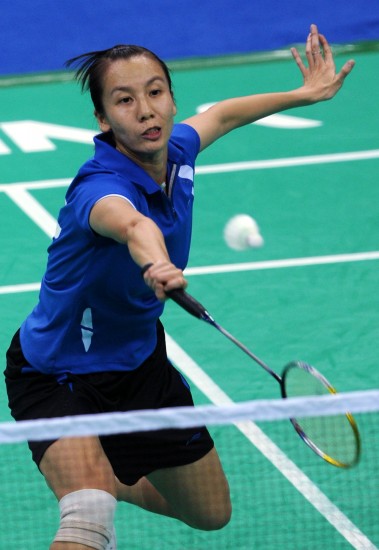 图文全运会羽球女单半决赛赛况刘健上步回球