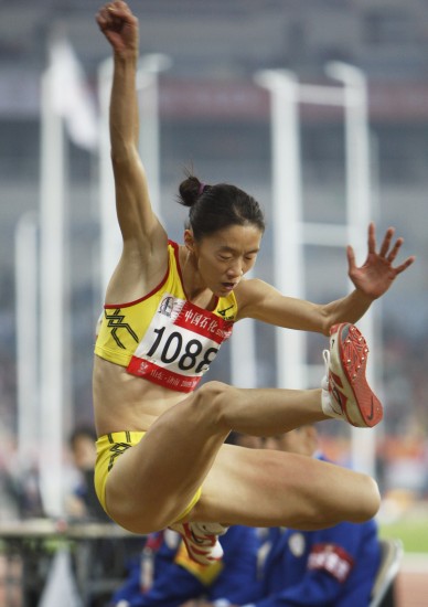 图文全运会女子跳远赛况谢荔梅成败在此一跳