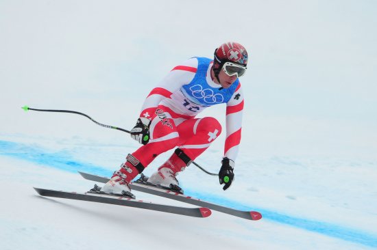 图文高山滑雪男子速降德法戈的滑雪服很有特色