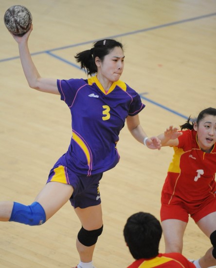 图文全国女子手球冠军杯赛况黑龙江队选手黄荥