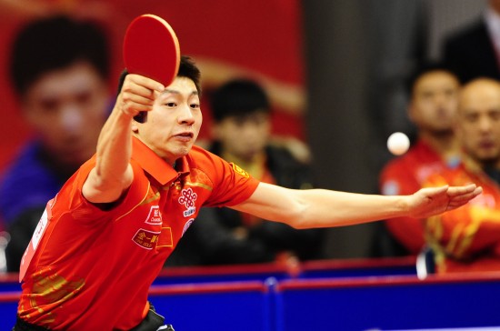 当日,在中国乒乓球男队"直通莫斯科"队内选拔赛第三阶段半决赛中,马龙