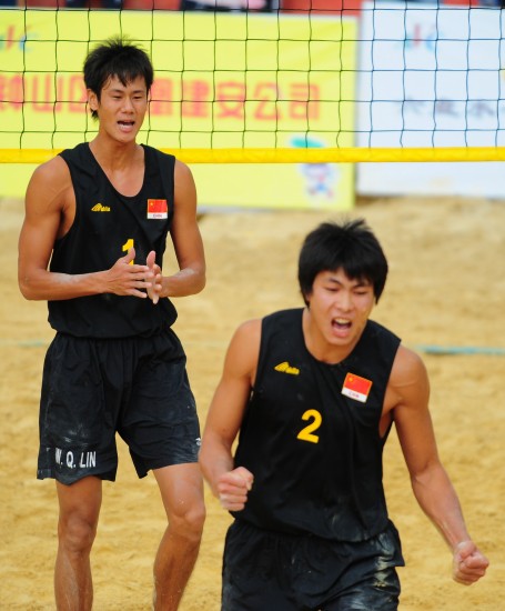 图文亚洲沙排巡回赛男子组中国组合庆祝得分