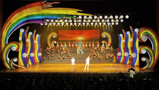 图文-第二届全国水上运动会闭幕 完美的舞台效果