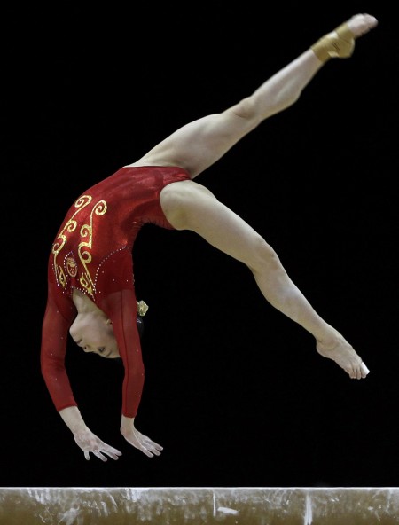 图文伦敦奥运女子体操资格赛眭禄在平衡木比赛中