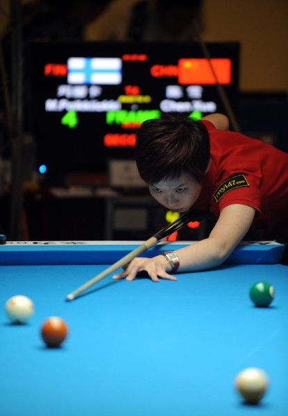 当日,在2012世界女子九球锦标赛中,中国选手陈雪以9比5战胜芬兰选手