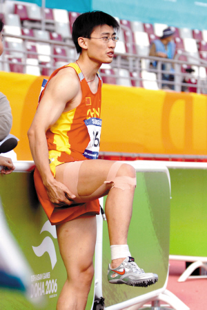 "眼镜侠"胡凯腿伤拖累 用一年时间争取奥运参赛资格