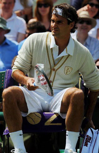 温网新装为费德勒添魅力 优雅大气展现球王风采(图)