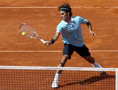 图文-埃斯托利尔赛费德勒夺冠 费德勒的潇洒截击_网球频道_nike新浪