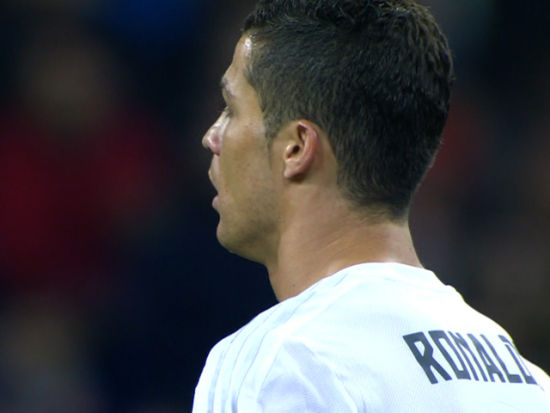 C罗边路突破一条龙 禁区低射被扑出